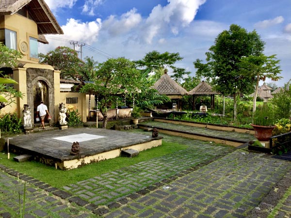 Open Stage at Wapa di Ume,  Ubud by Glamorazzi 